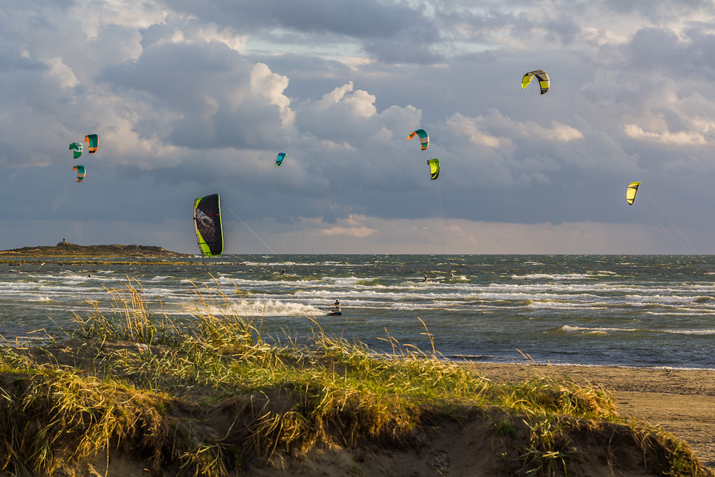 Kitesurfing